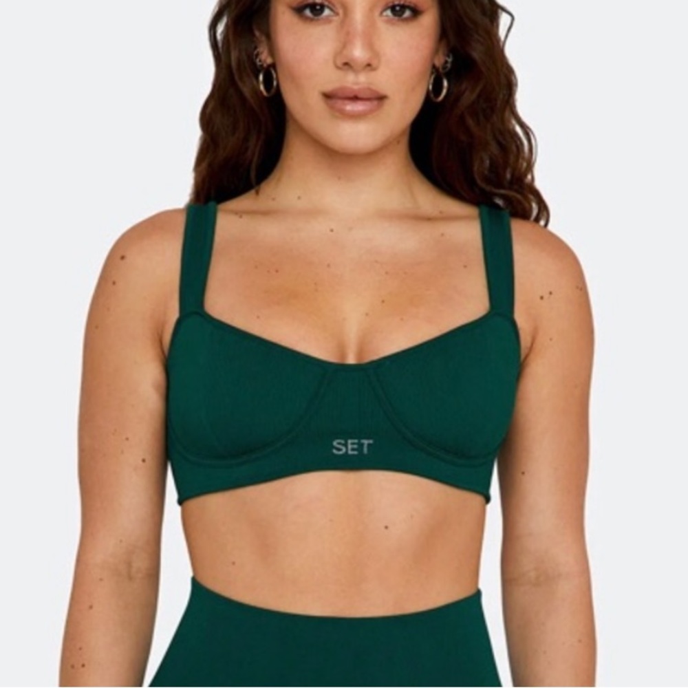 SET ACTIVE sculpt flex contour sports bra in mojito / forest green